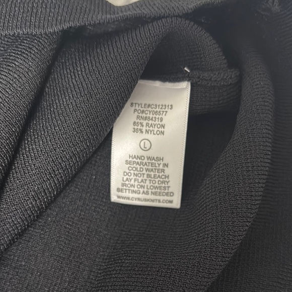 Cyrus Black Cardigan Sweater V-Neck Long Sleeve - Picture 3 of 3